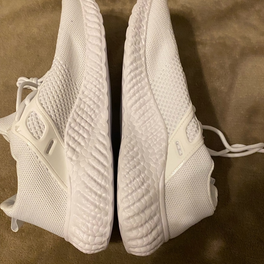 White shoes unisex